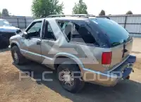 2001 Chevrolet Blazer photo