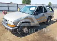 2001 Chevrolet Blazer photo