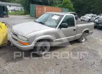 2001 Chevrolet S10 photo