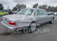 2001 Jaguar XJ photo
