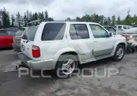 2001 Infinity QX40 photo