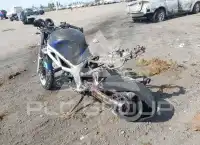 2001 Suzuki SV650 photo