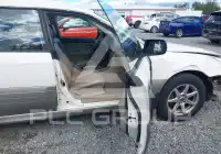 2001 Subaru Outback фото
