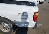 2001 Mazda B2300 фото
