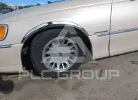2001 Lincoln Town фото