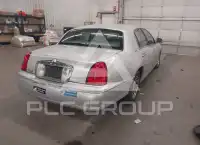 2001 Lincoln Town фото