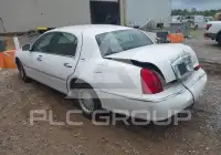 2001 Lincoln Town фото