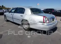 2001 Lincoln Town фото