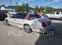 2001 Lincoln Town фото