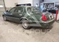 2001 Lincoln Town фото