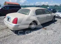 2001 Lincoln Town фото