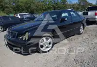 2001 Mercedes Benz E 320 photo