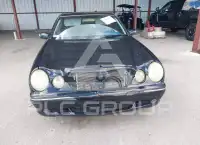 2001 Mercedes Benz E 320 photo
