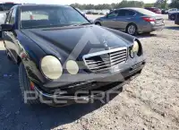 2001 Mercedes Benz E 320 photo