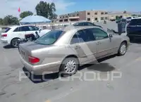 2001 Mercedes Benz E 320 photo