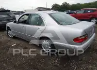 2001 Mercedes Benz E 320 photo