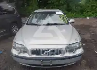 2001 Volvo V70 фото