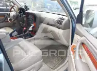 2001 Lexus LX470 photo