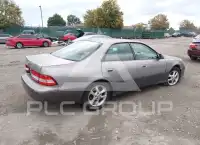 2001 Lexus ES300 photo
