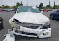 2001 Lexus IS300 photo