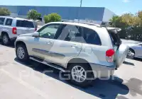 2001 Toyota RAV4 фото