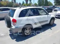 2001 Toyota RAV4 photo