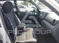 2001 Toyota RAV4 photo
