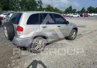 2001 Toyota RAV4 photo
