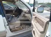 2001 Toyota LAND CRUISER photo