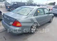 2001 Toyota AVALON фото