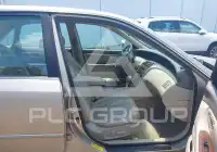 2001 Toyota AVALON photo