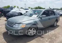 2001 Toyota AVALON photo