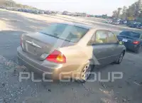 2001 Toyota AVALON photo