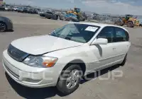 2001 Toyota AVALON фото