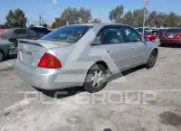 2001 Toyota AVALON фото
