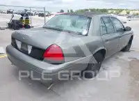 2001 Ford CROWN фото