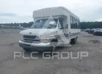 2001 Ford E-350 фото