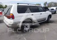 2002 Mitsubishi MONTERO photo