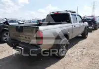 2002 Nissan FRONTIER фото