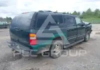 2002 Chevrolet Suburan photo