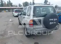 2002 Chevrolet TRACKER photo