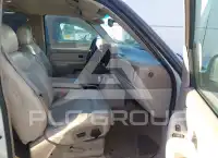 2002 Chevrolet Suburan photo