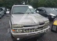 2002 Chevrolet Suburan photo