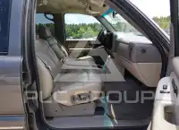 2002 Chevrolet Suburan photo