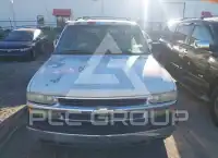 2002 Chevrolet Suburan photo