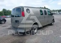 2002 Chevrolet Express photo
