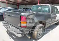 2002 Chevrolet Silverado photo
