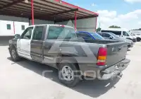 2002 Chevrolet Silverado photo
