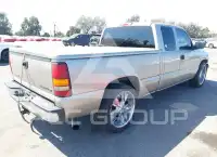 2002 Chevrolet Silverado photo