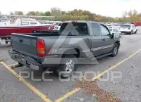 2002 Chevrolet Silverado photo